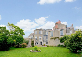 Clynderwen House